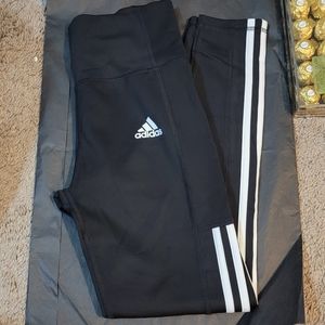 Adidas leggings with pocket on the side